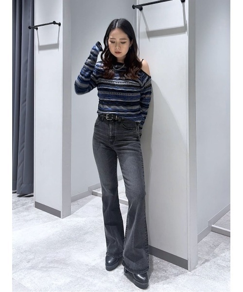 MVS BLACK FLARE（デニムパンツ）｜MOUSSY（マウジー）のファッション