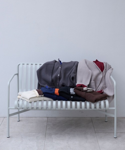 THE CRAFT CREW PRODUCTS（ザクラフトクループロダクツ）の「ウォッシャブル 裏配色 スナップボタン ニットカーディガン【THE CRAFT CREW PRODUCTS】（カーディガン/ボレロ・レディース・グレイッシュベージュ/アイボリー/ブラック/グレー/ブラウン/ネイビー・FREE）」の7枚目の写真