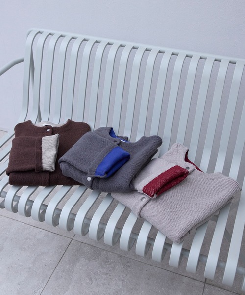 THE CRAFT CREW PRODUCTS（ザクラフトクループロダクツ）の「ウォッシャブル 裏配色 スナップボタン ニットカーディガン【THE CRAFT CREW PRODUCTS】（カーディガン/ボレロ・レディース・グレイッシュベージュ/アイボリー/ブラック/グレー/ブラウン/ネイビー・FREE）」の10枚目の写真
