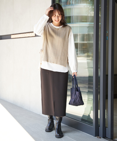 ikka(イッカ)の「【雑誌InRed11月号掲載】ニットベストブラウスセット(シャツ/ブラウス・レディース・ブラック/グレイッシュベージュ/ネイビー/グリーン・M/L/S)」の9枚目の写真