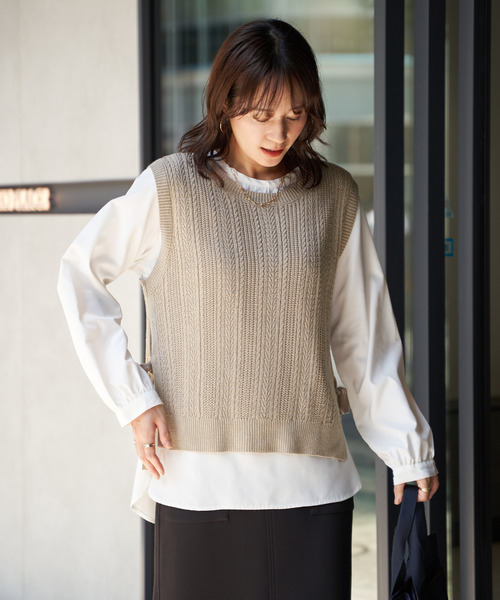 ikka(イッカ)の「【雑誌InRed11月号掲載】ニットベストブラウスセット(シャツ/ブラウス・レディース・ブラック/グレイッシュベージュ/ネイビー/グリーン・M/L/S)」の8枚目の写真