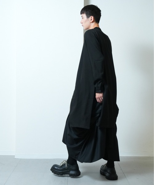 Ruze（ルゼ）の「Irregular cut balloon tuck skirt / イレギュラーカット バルーンスカート（スカート・メンズ・ブラック・FREE）」の4枚目の写真
