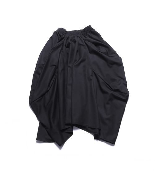 Ruze（ルゼ）の「Irregular cut balloon tuck skirt / イレギュラーカット バルーンスカート（スカート・メンズ・ブラック・FREE）」の7枚目の写真