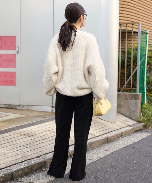 MONO-MART(モノマート)の「カットコーデュロイ イージーフレアパンツ(その他パンツ・レディース・ブラック/オリーブ/アイボリー/チャコールグレー/ブラウン/レッド/ネイビー・S/L/M)」の15枚目の写真