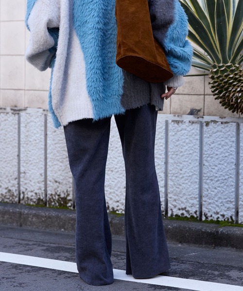 MONO-MART(モノマート)の「カットコーデュロイ イージーフレアパンツ(その他パンツ・レディース・ブラック/オリーブ/アイボリー/チャコールグレー/ブラウン/レッド/ネイビー・S/L/M)」の21枚目の写真