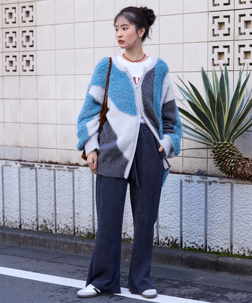 MONO-MART(モノマート)の「カットコーデュロイ イージーフレアパンツ(その他パンツ・レディース・ブラック/オリーブ/アイボリー/チャコールグレー/ブラウン/レッド/ネイビー・S/L/M)」の22枚目の写真