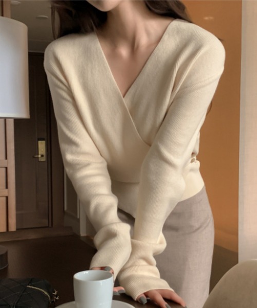 FREE STYLISTS(フリー スタイリスト)の「YUGA_YGMC Cache-coeur knit top(ニット/セーター・レディース・ブラウン/オフホワイト・FREE)」の20枚目の写真