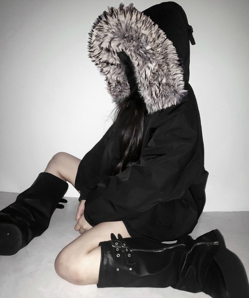 me+em select（ミームセレクト）の「フェイクファーフーディビッグダウンジャケット ／ fake fur hoodie big down jacket（ダウンジャケット/コート・レディース・ブラック・FREE）」の10枚目の写真