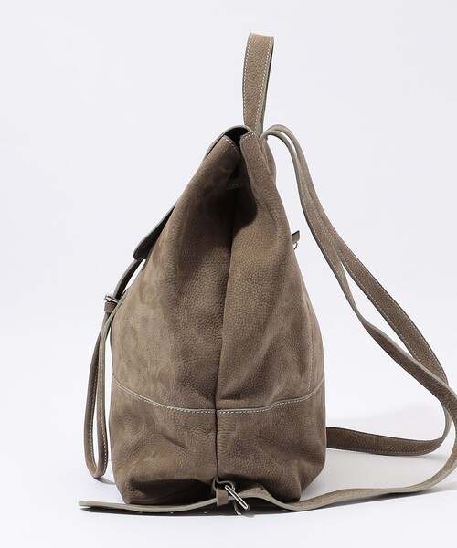 TOMORROWLAND (トゥモローランド)の「【別注】Charles et Charlus Marcel ヌバックレザー バックパック(バックパック/リュック・メンズ・グレイッシュベージュ・FREE)」の3枚目の写真
