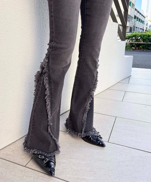 INGNI（イング）の「フリンジフレアデニムパンツ（デニムパンツ・レディース・ブルー系その他4/グレー/ブルー系その他・S/M）」の22枚目の写真