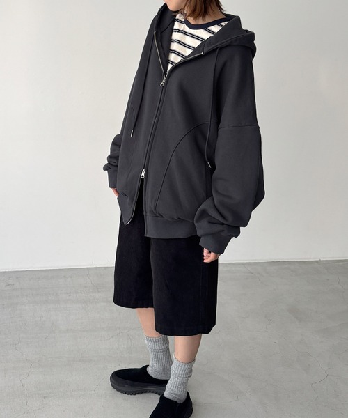 CANAL JEAN(キャナルジーン)の「choice_cnl ウォッシングスウェットパーカー(パーカー・レディース・カーキ/チャコールグレー・ONE SIZE)」の3枚目の写真