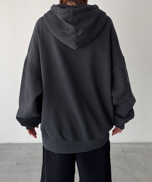 CANAL JEAN(キャナルジーン)の「choice_cnl ウォッシングスウェットパーカー(パーカー・レディース・カーキ/チャコールグレー・ONE SIZE)」の14枚目の写真