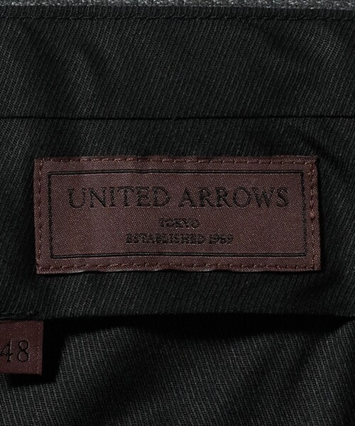 UNITED ARROWS（ユナイテッドアローズ）の「サイドエクステンド バーズアイ ノープリーツスラックス COMFORT EASY‐MODEL ウォッシャブル ストレッチ（スラックス・メンズ・グレー系/ダークグレー・44/48/52/46/50/42）」の17枚目の写真