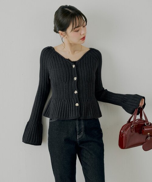 Chico（チコ）の「【SALON by Chico】金釦ペプラム柄編みニット（ニット/セーター・レディース・ベージュ/アイボリー/ブラック/レッド・FREE）」の16枚目の写真