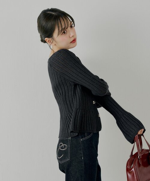 Chico（チコ）の「【SALON by Chico】金釦ペプラム柄編みニット（ニット/セーター・レディース・ベージュ/アイボリー/ブラック/レッド・FREE）」の17枚目の写真