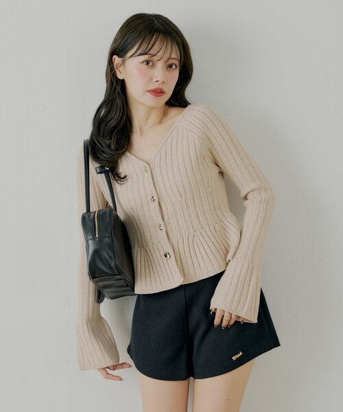 Chico（チコ）の「【SALON by Chico】金釦ペプラム柄編みニット（ニット/セーター・レディース・ベージュ/アイボリー/ブラック/レッド・FREE）」の21枚目の写真