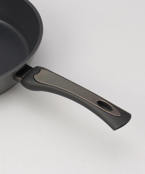212 KITCHEN STORE(トゥワントゥキッチンストア)の「プラズマプロ フライパン24cm <KEVNHAUN ケヴンハウン>(鍋/フライパン・レディース・その他・00)」の3枚目の写真