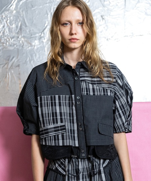 AULA AILA(アウラアイラ)の「【セットアップ着用可】チェックコンビネーションショートシャツ(シャツ/ブラウス・レディース・オフホワイト/ブラック/ライトブルー・0)」の2枚目の写真