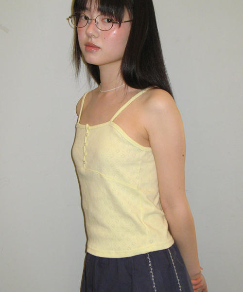 RONRON(ロンロン)の「HEART BUTTON GOLGI SLEEVELESS EYELET YELLOW(Tシャツ/カットソー・レディース・その他・FREE)」の4枚目の写真