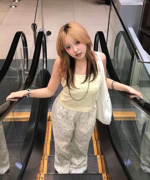 RONRON(ロンロン)の「HEART BUTTON GOLGI SLEEVELESS EYELET YELLOW(Tシャツ/カットソー・レディース・その他・FREE)」の5枚目の写真