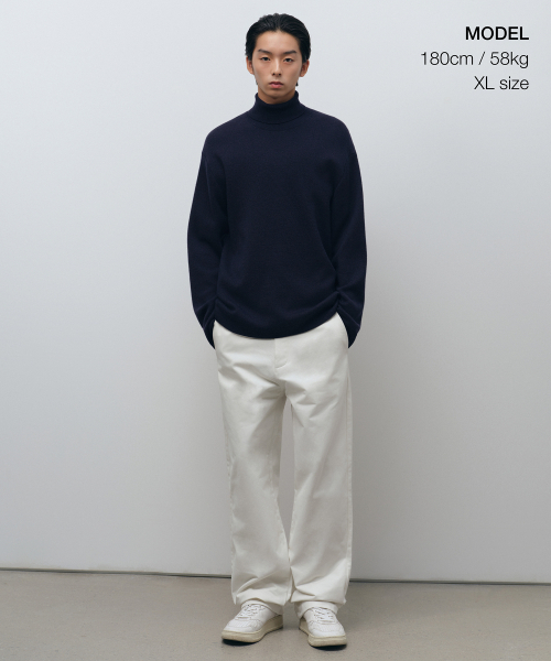 MUSINSA STANDARD（ムシンサスタンダード）の「ミニマルタートルネックニット[ネイビー]（ニット/セーター・メンズ・その他・SMALL/MEDIUM/LARGE/X-LARGE/XX-LARGE）」の2枚目の写真