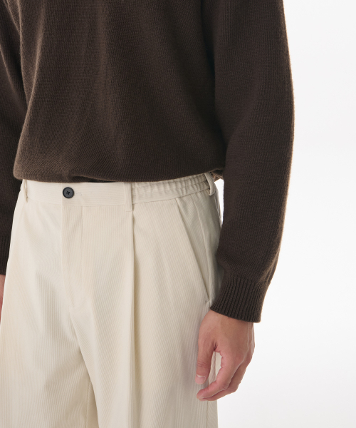 MUSINSA STANDARD（ムシンサスタンダード）の「14W コーデュロイワンタックワイドバンディングパンツ [クリーム]（スラックス・メンズ・その他・30/26/28/40/38/42/36/34/32）」の5枚目の写真