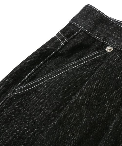 TRILLION（トリリオン）の「レインスロップツータックバミューダデニムショーツ（BLACK）（その他パンツ・レディース・その他・MEDIUM/LARGE/X-LARGE）」の7枚目の写真