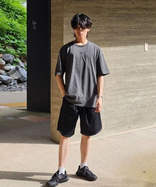 TRILLION（トリリオン）の「レインスロップツータックバミューダデニムショーツ（BLACK）（その他パンツ・レディース・その他・MEDIUM/LARGE/X-LARGE）」の15枚目の写真