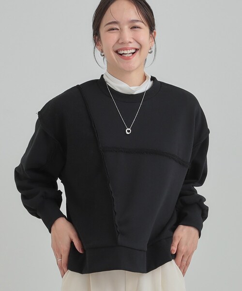 Cutie Blonde(キューティーブロンド)の「1枚でコーデが決まる リメイク風スウェット(スウェット・レディース・パープル系/オフホワイト/ブラック/ライトグレー・00)」の2枚目の写真