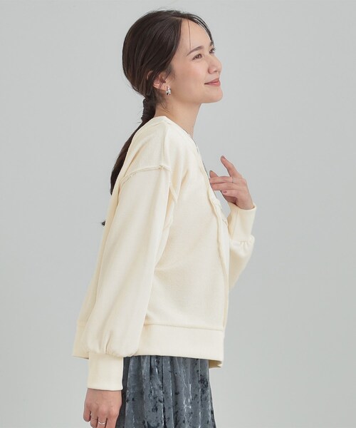 Cutie Blonde(キューティーブロンド)の「1枚でコーデが決まる リメイク風スウェット(スウェット・レディース・パープル系/オフホワイト/ブラック/ライトグレー・00)」の6枚目の写真