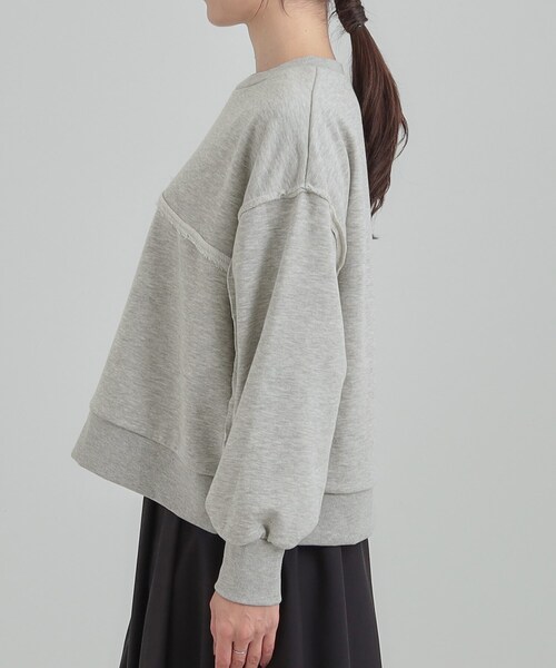 Cutie Blonde(キューティーブロンド)の「1枚でコーデが決まる リメイク風スウェット(スウェット・レディース・パープル系/オフホワイト/ブラック/ライトグレー・00)」の22枚目の写真