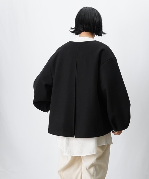 LUCA/LADY LUCK LUCA（ルカ/レディラックルカ）の「LC/LLL 袖タックVネックコート（ノーカラーコート・レディース・ブラック/ライトグレー/ブラウン・FREE）」の7枚目の写真