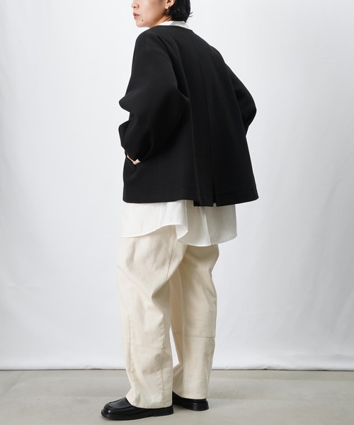 LUCA/LADY LUCK LUCA（ルカ/レディラックルカ）の「LC/LLL 袖タックVネックコート（ノーカラーコート・レディース・ブラック/ライトグレー/ブラウン・FREE）」の4枚目の写真