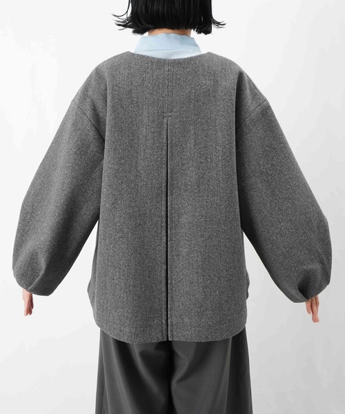 LUCA/LADY LUCK LUCA（ルカ/レディラックルカ）の「LC/LLL 袖タックVネックコート（ノーカラーコート・レディース・ブラック/ライトグレー/ブラウン・FREE）」の22枚目の写真