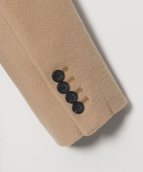 UNITED ARROWS（ユナイテッドアローズ）の「6B テーラードコート（チェスターコート・レディース・ベージュ/ネイビー・36/38/40）」の4枚目の写真