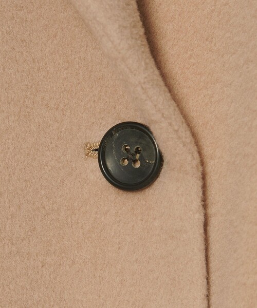 UNITED ARROWS（ユナイテッドアローズ）の「6B テーラードコート（チェスターコート・レディース・ベージュ/ネイビー・36/38/40）」の9枚目の写真