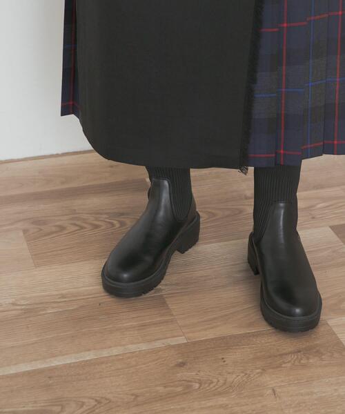 URBAN RESEARCH DOORS(アーバンリサーチドアーズ)の「ニットドッキングブーツ(ブーツ・レディース・ベージュ/ブラック・38/36/37)」の11枚目の写真