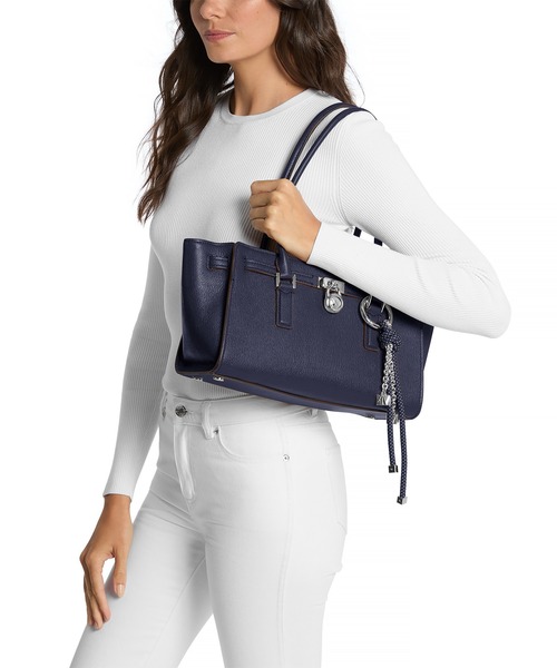 MICHAEL KORS(マイケルコース)の「HAMILTON MODERNE レザー サッチェル スモール(ショルダーバッグ・レディース・ブルー系・FREE)」の2枚目の写真