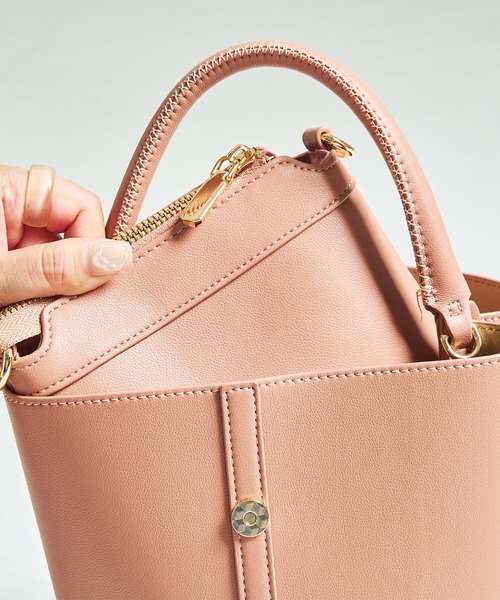 31 Sons de mode(トランテアン ソン ドゥ モード)の「2wayバケツ型ショルダーバッグ(ハンドバッグ・レディース・ベージュ/ブラック/ピンク・フリ-)」の14枚目の写真