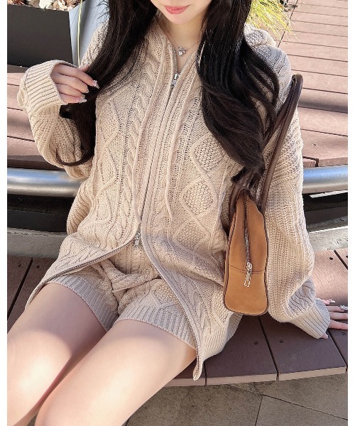 INGNI（イング）の「【WEB限定】ケーブルビッグニットパーカー（パーカー・レディース・グレー/アイボリー/ブラック/ベージュ・M）」の4枚目の写真