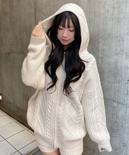 INGNI（イング）の「【WEB限定】ケーブルビッグニットパーカー（パーカー・レディース・グレー/アイボリー/ブラック/ベージュ・M）」の8枚目の写真