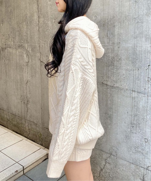 INGNI（イング）の「【WEB限定】ケーブルビッグニットパーカー（パーカー・レディース・グレー/アイボリー/ブラック/ベージュ・M）」の9枚目の写真