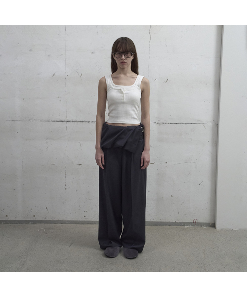 LCDC TM(エルシーディーシーティーエム)の「FOLDOVER VOLUME TROUSERS (GREY)(スラックス・レディース・チャコールグレー・SMALL/MEDIUM)」の1枚目の写真