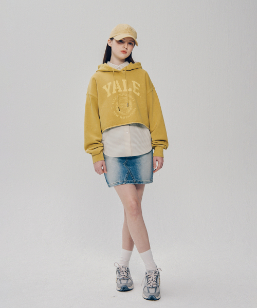 YALE(イェール)の「ウィメンズアーチロゴピグメントクロップフード_イエロー(パーカー・レディース・その他・SMALL/MEDIUM)」の11枚目の写真