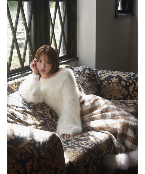 MISTREASS(ミストレアス)の「Glimmer Shaggy Volume Sleeve Knit Top(ニット/セーター・レディース・サックスブルー/オフホワイト・FREE)」の2枚目の写真