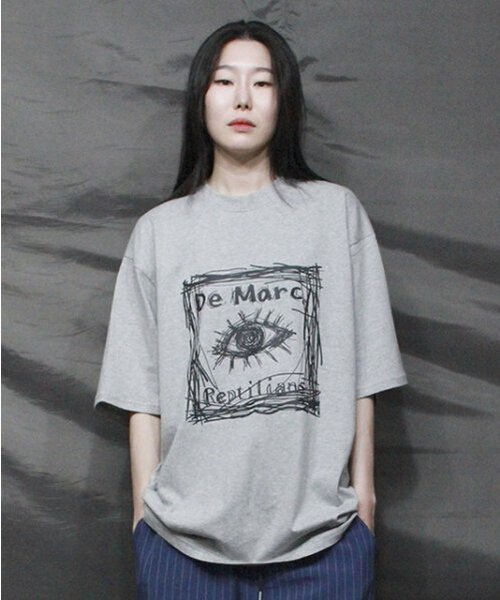 DEMARC(ドゥマーク)の「ストリートグラフィックボックスフィット半袖Tシャツグレー(Tシャツ/カットソー・レディース・その他・MEDIUM/LARGE)」の2枚目の写真