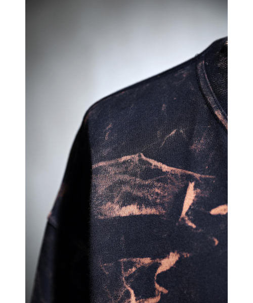 KIRTIMUKHA（キールティムカ）の「ロゴラフブリーチルーズフィット半袖Tシャツブラック（Tシャツ/カットソー・メンズ・その他・2/3）」の3枚目の写真