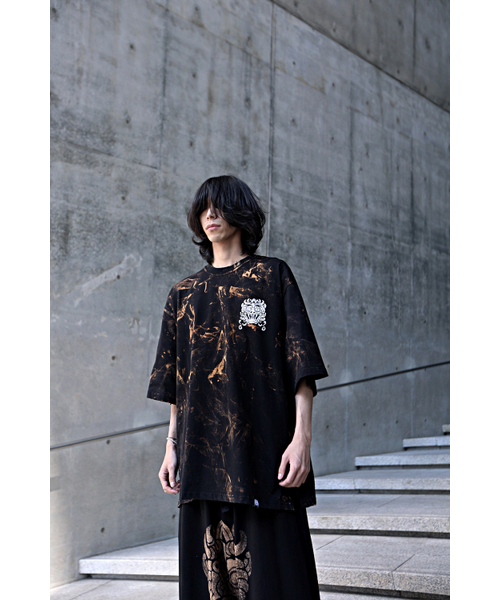 KIRTIMUKHA（キールティムカ）の「ロゴラフブリーチルーズフィット半袖Tシャツブラック（Tシャツ/カットソー・メンズ・その他・2/3）」の11枚目の写真
