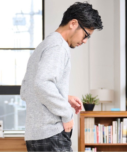 CavariA（キャバリア）の「『CavariA/キャバリア』スパンコールニットクルーネック（ニット/セーター・メンズ・グレー/ブラウン/チャコールグレー・L/M）」の15枚目の写真