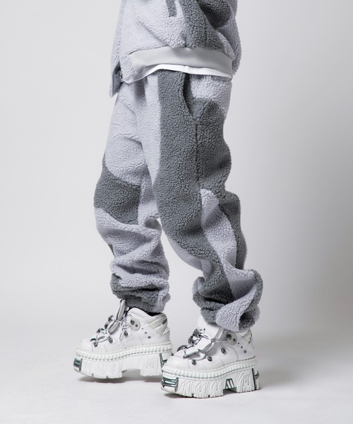 VANQUISH（ヴァンキッシュ）の「VANQUISH / ヴァンキッシュ Sans Serif ロゴ ジップアップ ボアパンツ（その他パンツ・メンズ・ブラウン/グレー・M/L）」の14枚目の写真